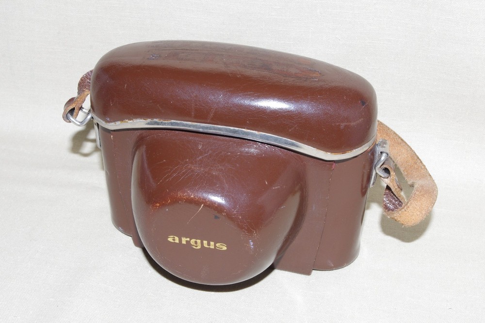 Mint Fully Functional Argus V-100 Camera, Leather Case, 30 Day Return