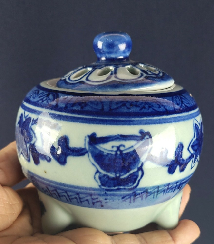 Ceramic Candle Holder - Blue Floral Scroll