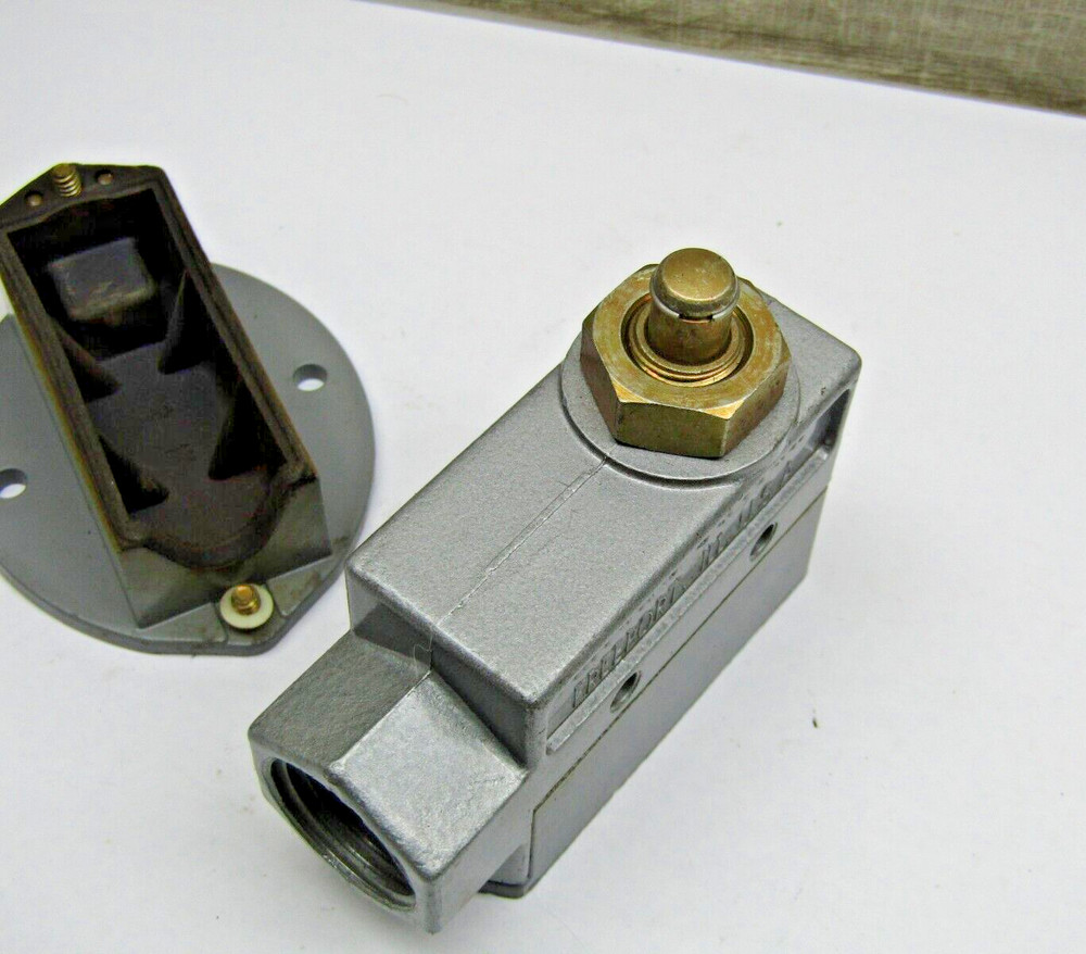 Micro Switch BZE6-2RQ Compact Switch Limit Switch with Alt Base