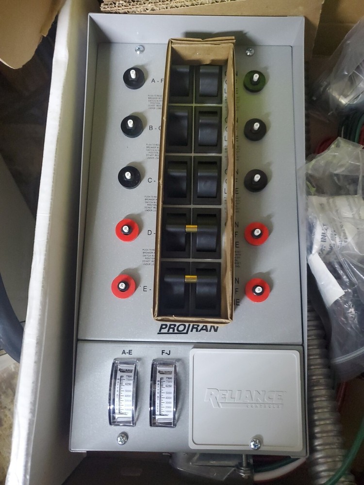 Reliance Loadside Prewired Generator Transfer Switch, 10 Circuits, 125/250