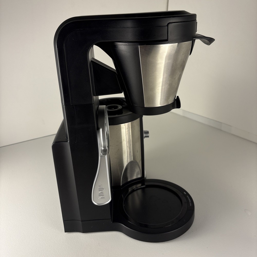 Ninja CF080-69 Coffee Maker Bar Brewer Automatic Programmable Powers On