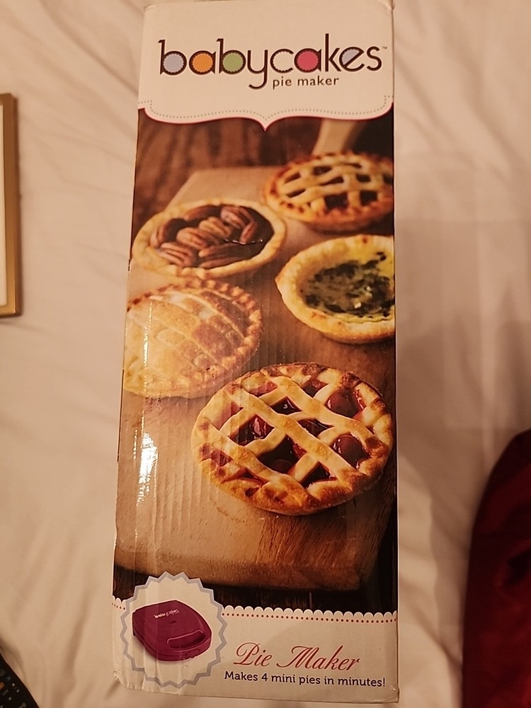 Babycakes pie maker machine