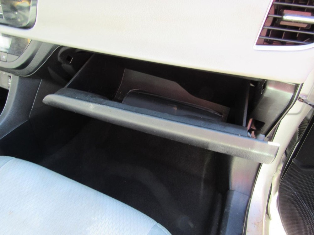 COROLLA   2015 Glove Box 1033798
