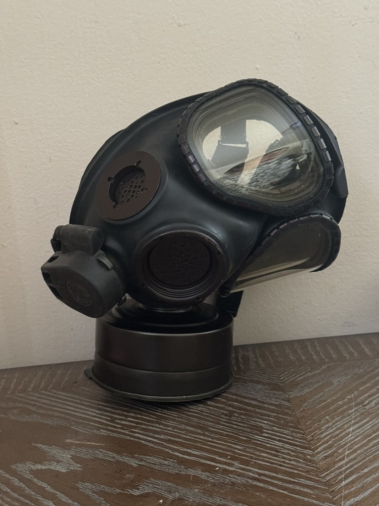 US M2C8 Gas Mask Size Medium M2 C8
