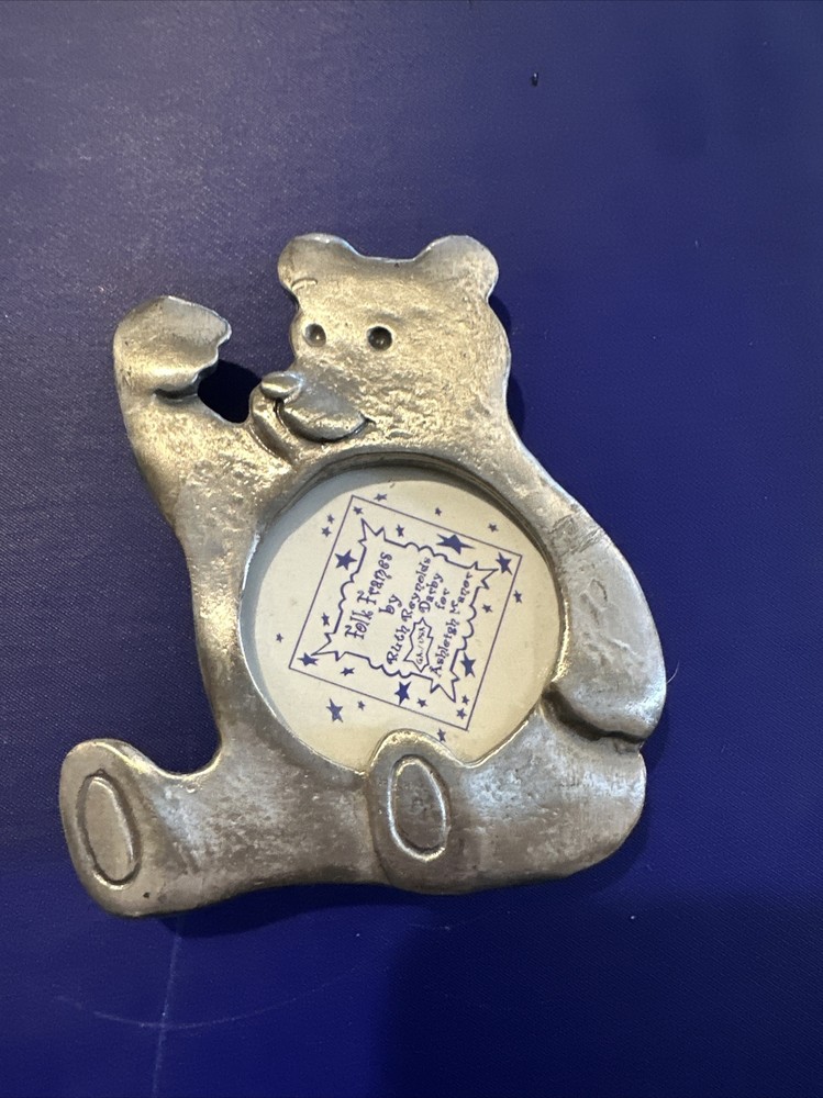 Folk Frames by Ruth Reynolds Darby for Ashleigh Manor Pewter bear EUC