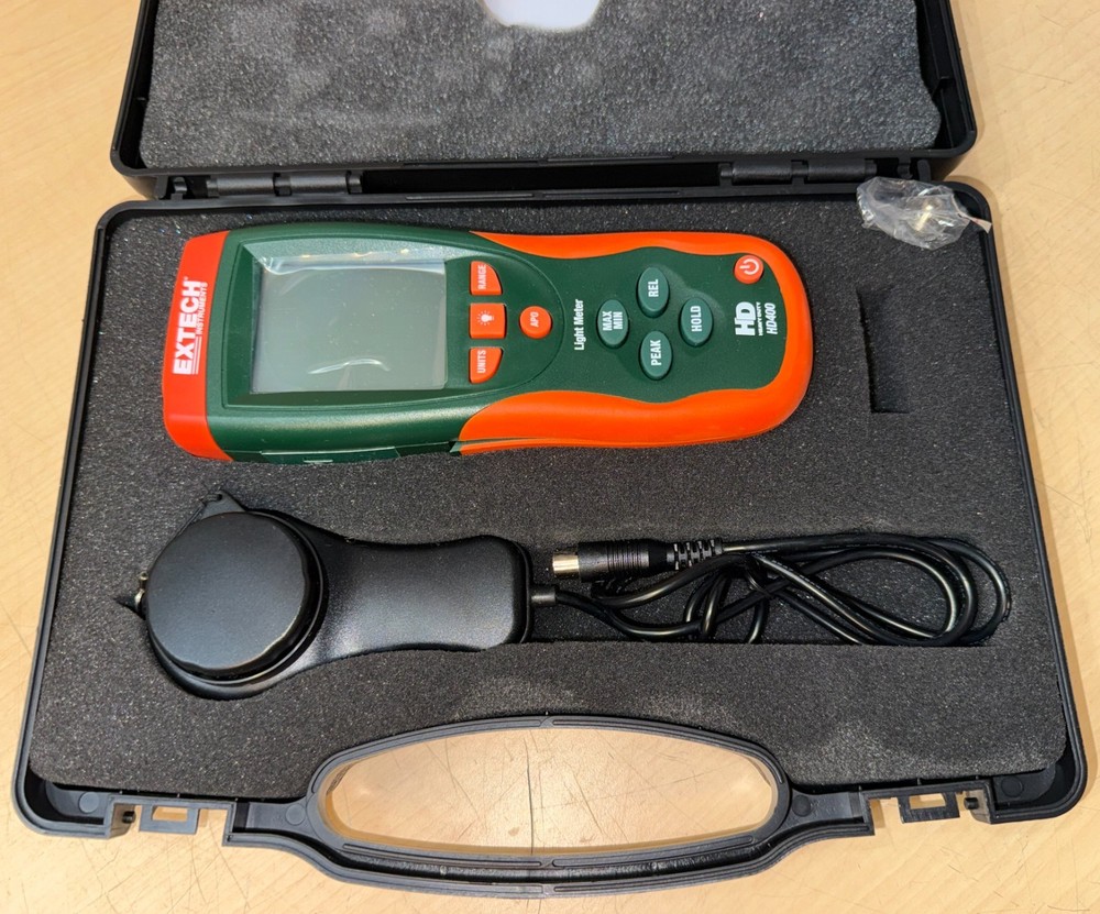 Extech HD400 Heavy Duty Light Meter with Accessories w/Case