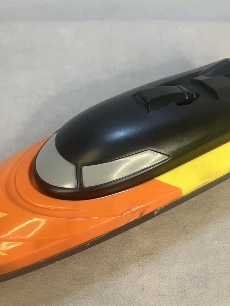 XVB Remote Control High Speed Full Function Speed Boat No remote/ Seems Glued