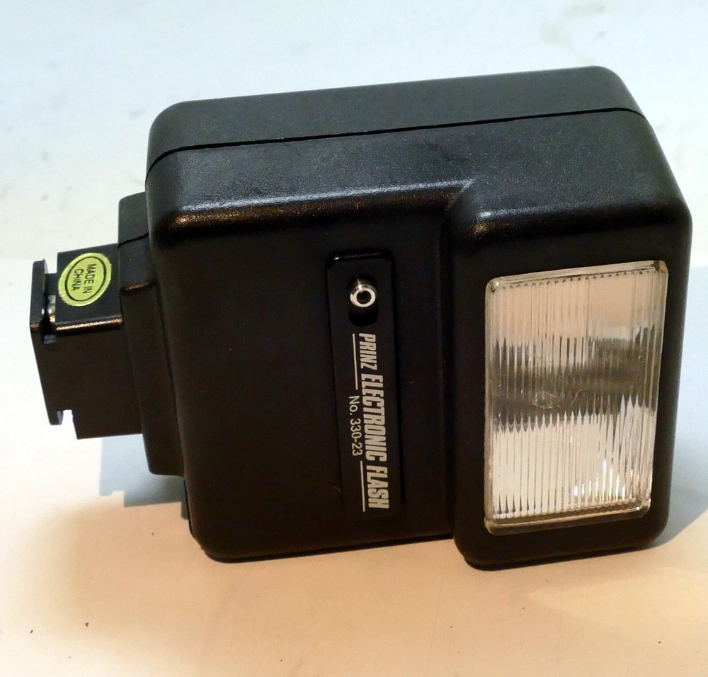 Prinz Electronic 330-23 Hot Shoe Flash  slave / missing PC sync cord