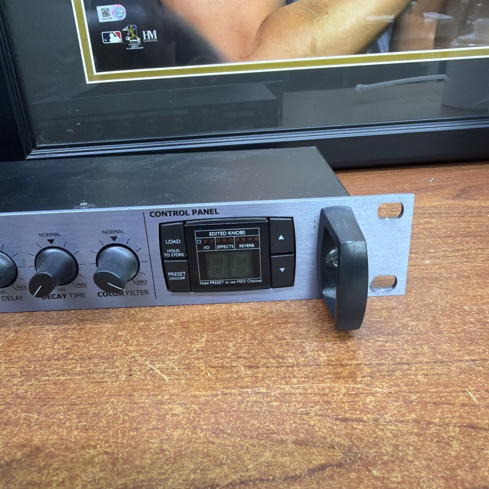 TC Electronic M350 Dual Engine Reverb Delay Multi-Effects Rack Processor Studio