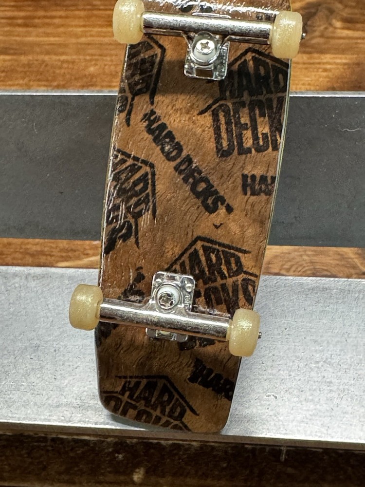 Hard Decks Fingerboard. 33mm Blistered Trucks & Joycult Wheels