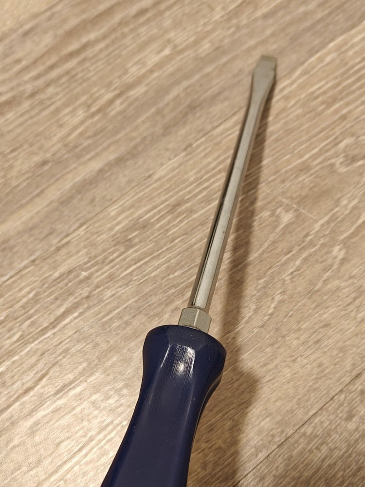 Snap On Tools USA Blue Hard Handle 3/8" Flat Screwdriver SDD8
