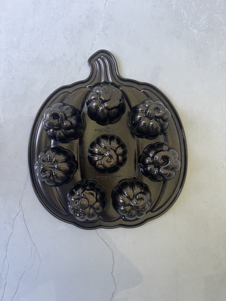 Nordic Ware Lil' Pumpkin Cakelets Pan