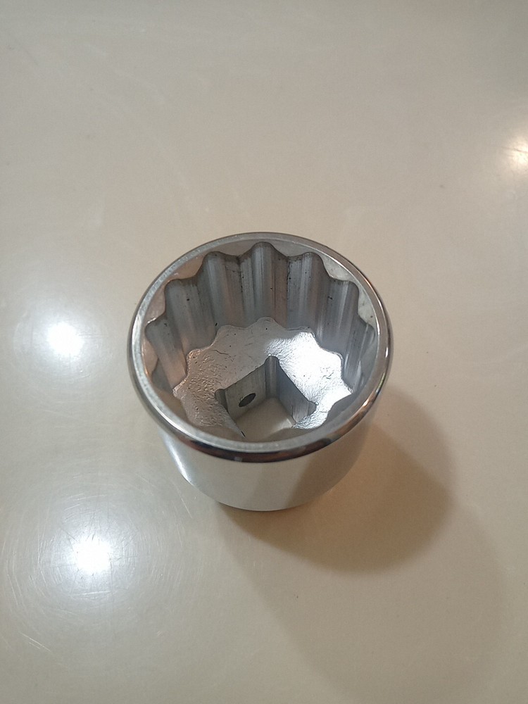 MASTERHAND 1- 5/8" Chrome Socket 12 point, 3/4" drive
