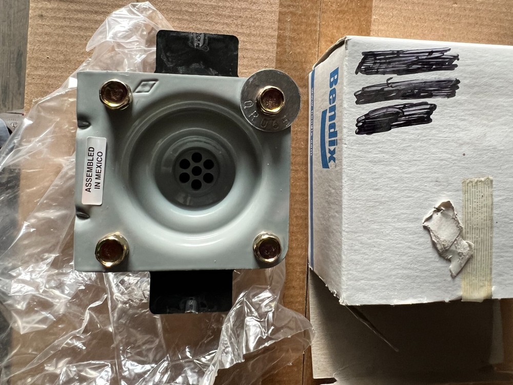 GENUINE BENDIX QUICK RELEASE VALVE 802741