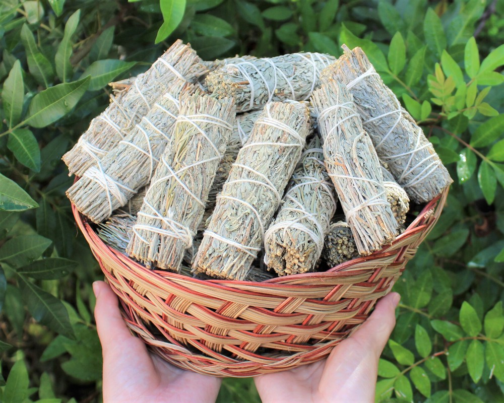 Prosperity Sage Smudge Stick 4" (Mountain Sage & Pinon Pine Blend)