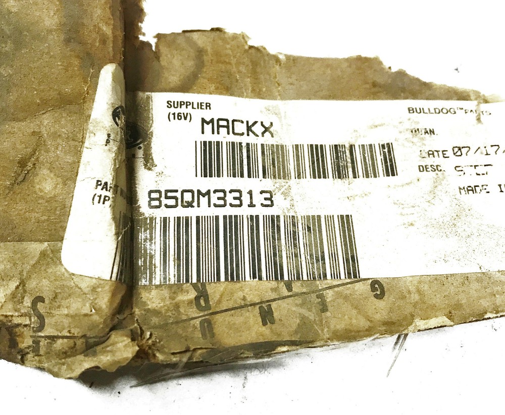 Mack OEM Step Assembly 85QM3313 NOS