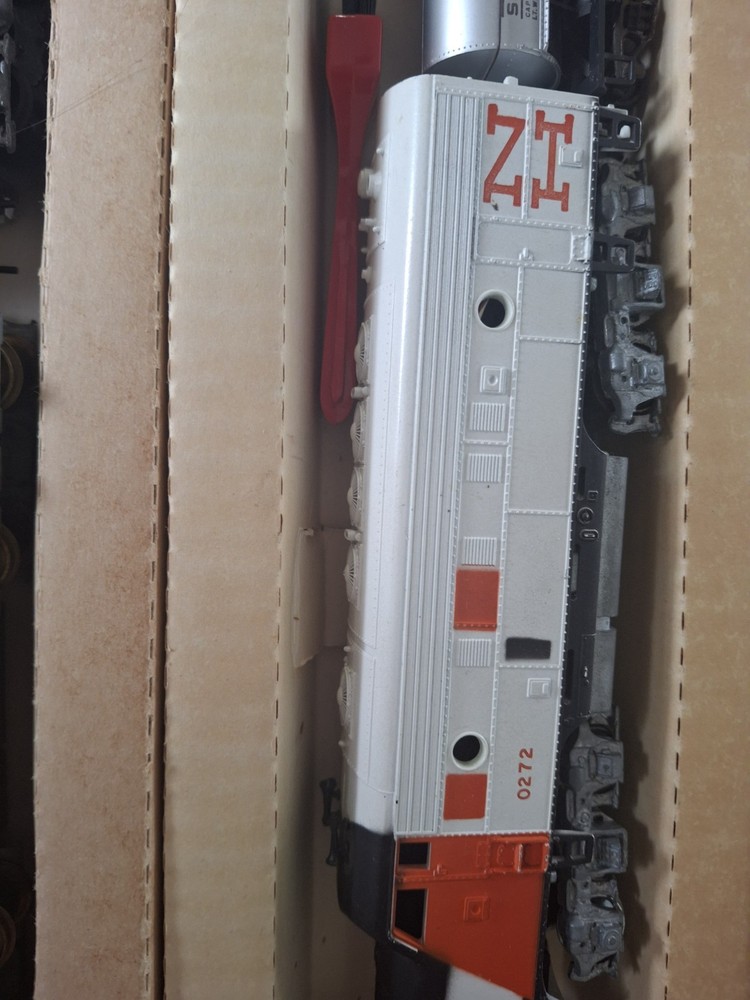 Vintage HO . Train Sets In Original Boxes Extra Tracks,universal Power Master.