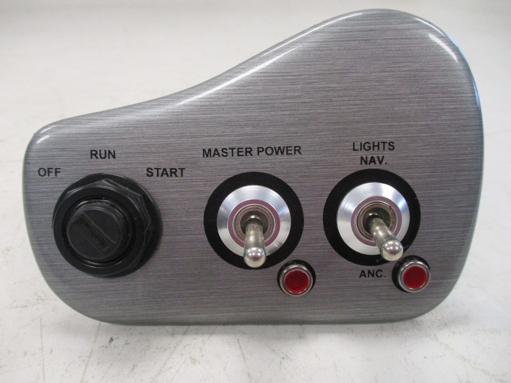 TRACKER IGNITION PANEL W/ KEYS & (2) TOGGLE SWITCH PANEL SILVER 138481 BOAT