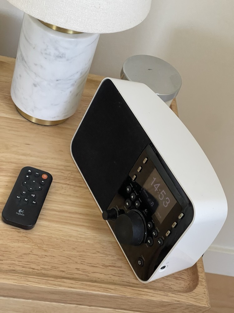 logitech squeezebox internet radio White