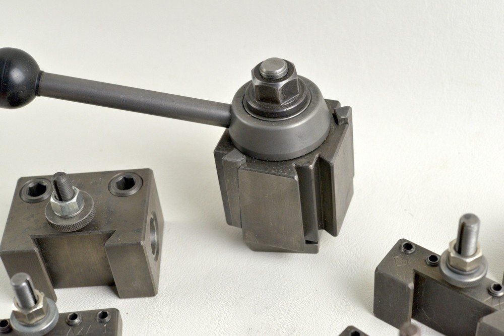 Aloris AXA Quick Change Tool Post Set – 7 holders