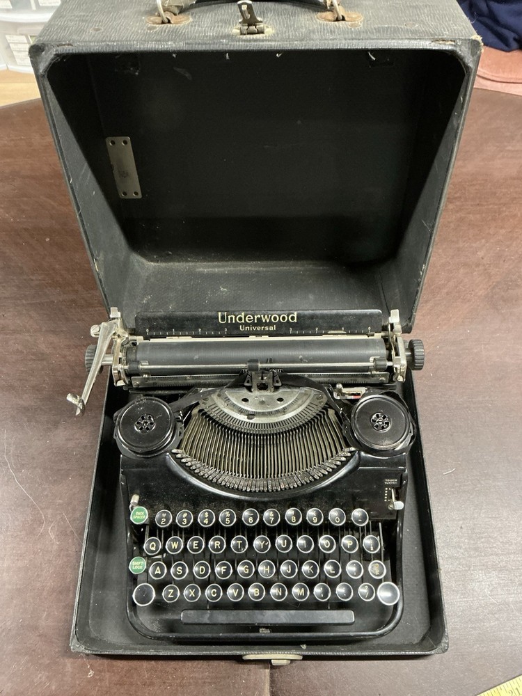 Underwood Universal Portable Typewriter 1930's Working Condition