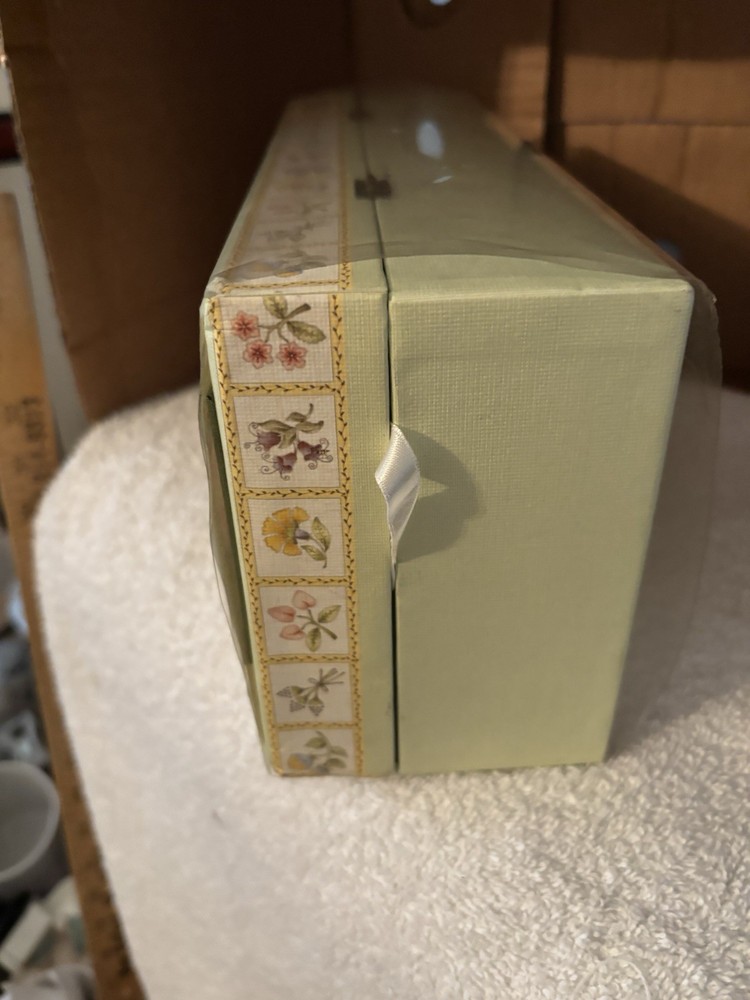 Diecut Floral Deluxe Note Card Set Keepsake Box