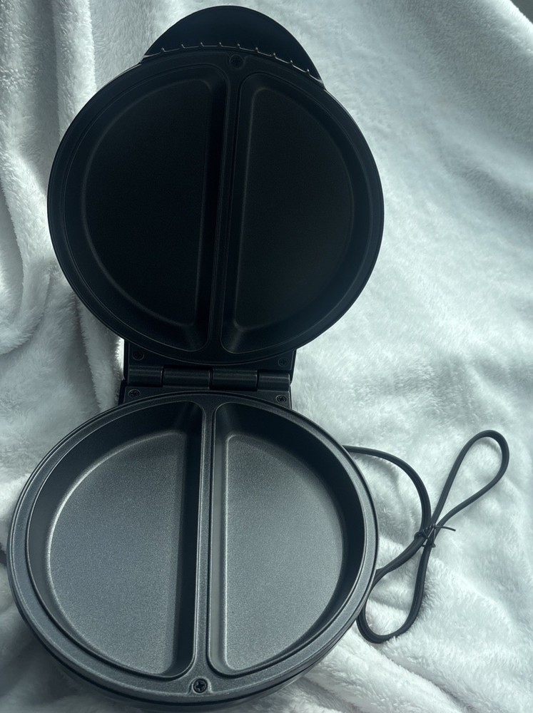 Non-Stick Electric, Silver Omelette Maker