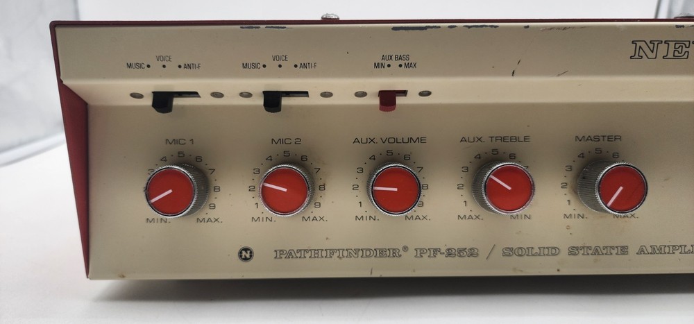 Newcomb Pathfinder PF-252 Solid State Amplifier Vintage Powers On