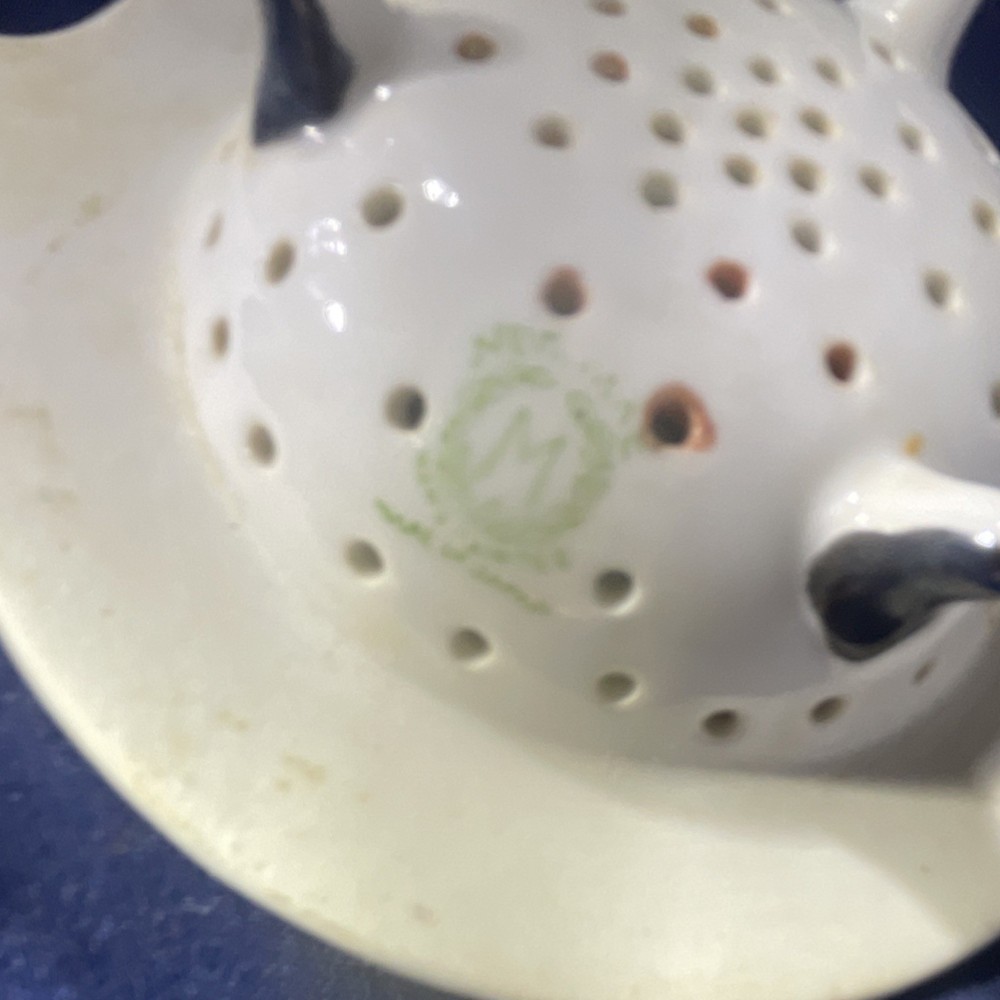 Noritake Ceramic Tea Strainer Set with Handle White and Yellow,