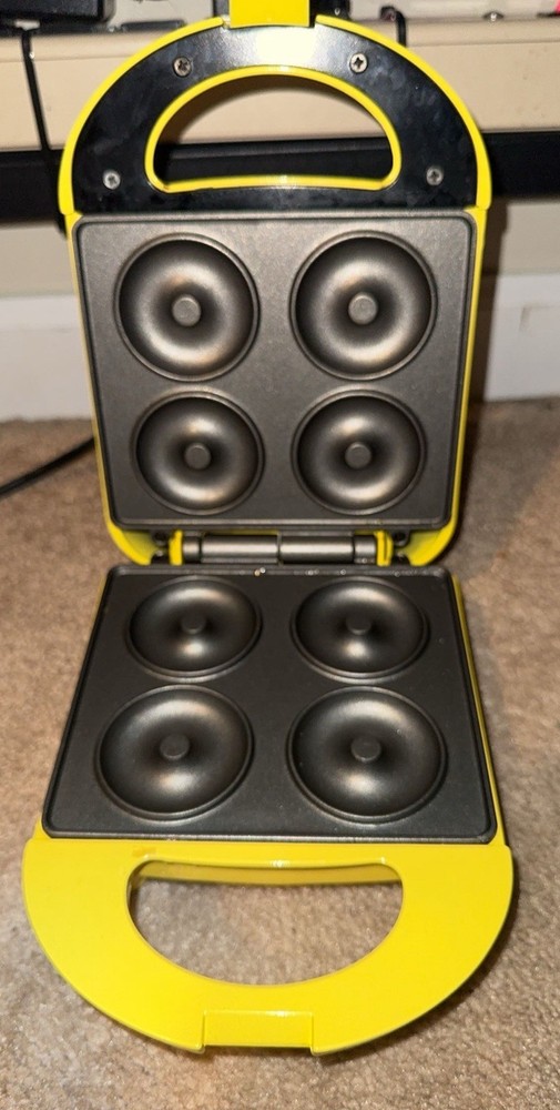 Babycakes 6 Mini Donut Maker NonStick