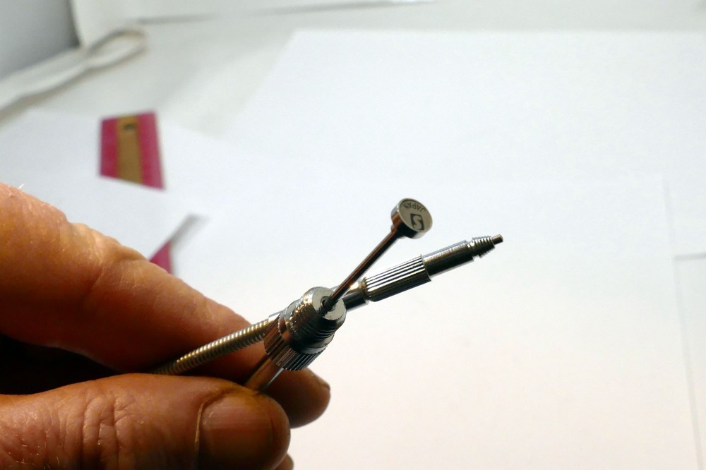 Release Cable 20" long for vintage Camera (missing not lock)