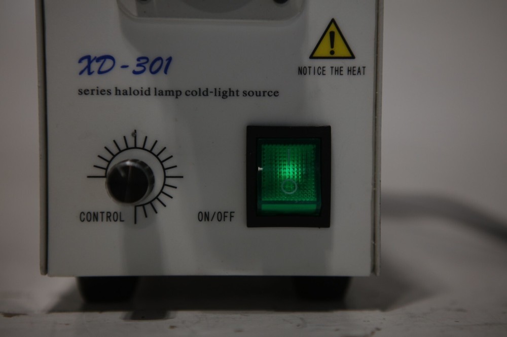 XD-301 One Hole One Lamp Scheduling Halogen Light Source As Is For Parts