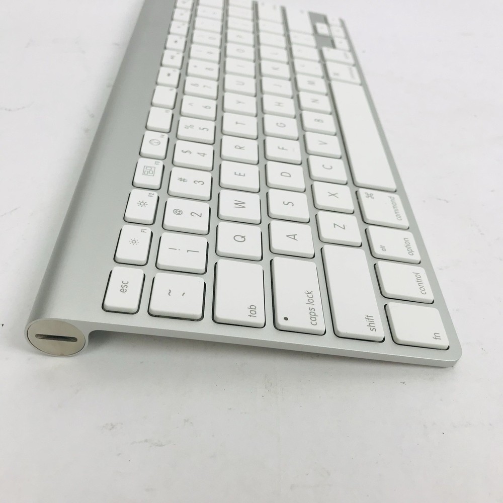 Apple Wireless Keyboard A1255 Tested Working W/ Box And Manual