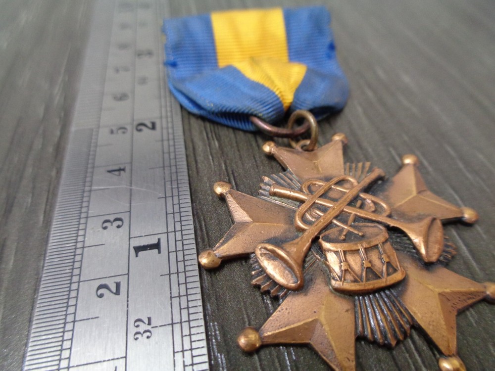Vintage Bugle Roster Medal DISTINGUISHED