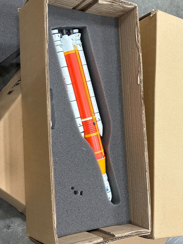 1/200 NASA Shuttle Launch System by DARON Executive Series