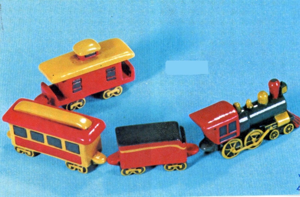 E276 - SMALL 4 Piece Ceramic Bisque Train - Ready to Paint