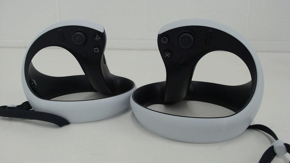 Sony PlayStation VR2 -Headset and Controller Only (PSVR2) *NO CODE* PC1722439