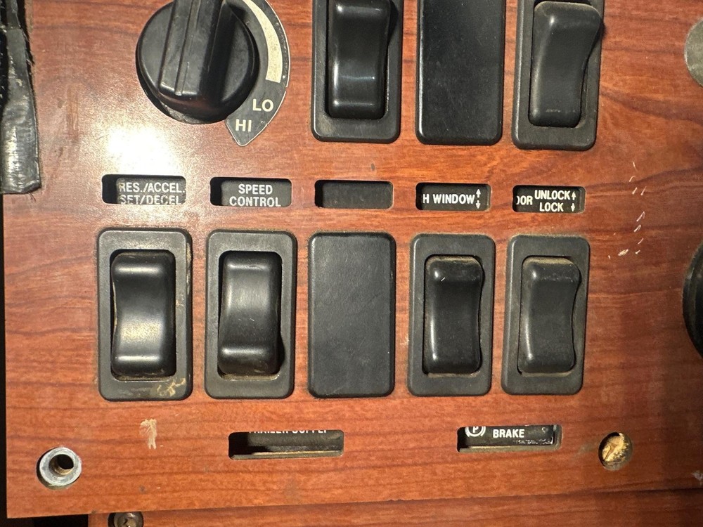 Mack CL600 GAUGE AND SWITCH Dash Panel - Used