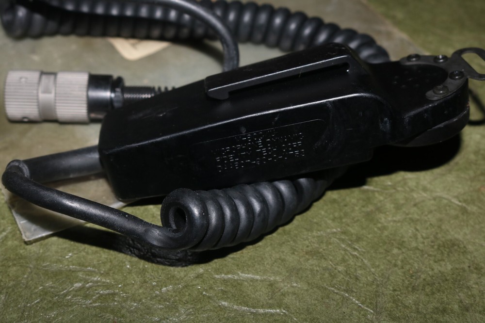 NOS USGI Radio dynamic microphone handset M-80 C/U