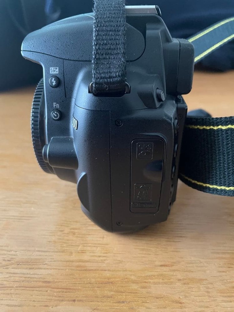 Nikon D5000 digital SLR camera double lens set