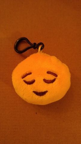 挑选您最喜欢的 Emoji Smiley 钥匙扣/背包夹-