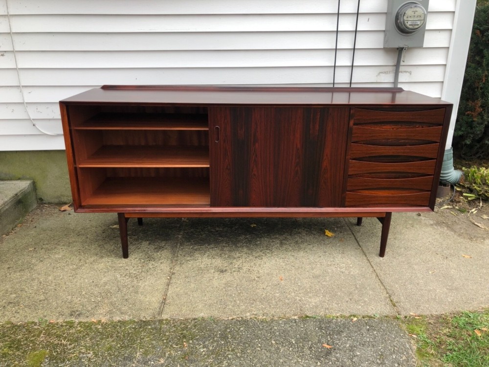 Arne Vodder Rosewood Sideboard Model 29 produced by Sibast