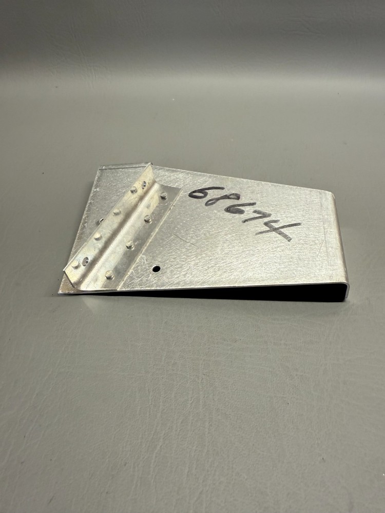 68674-000 Piper Bracket Assy