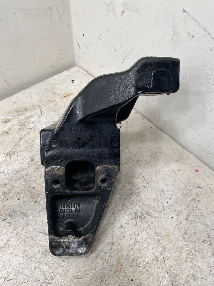 2016 Kenworth T680 Cab Mount (630-10735)