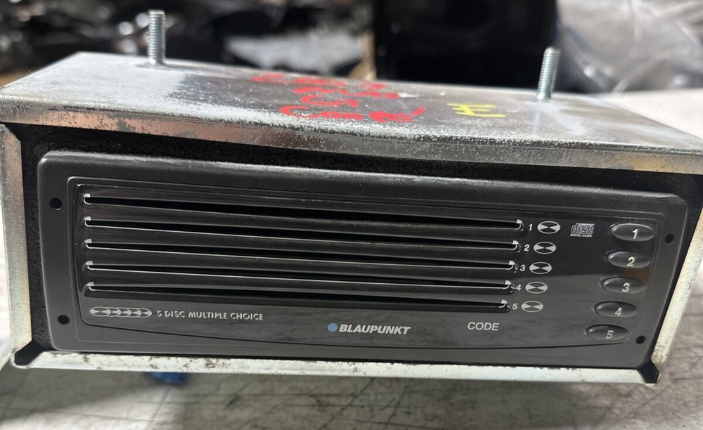 2003 Maserati Coupe Blaupunkt CD Changer & Bracket
