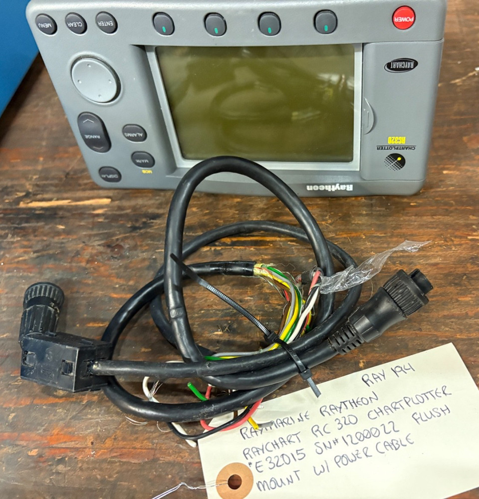 RAYMARINE/RAYTHEON RAYCHART RC320 CHARTPLOTTER #E32015 SN#1200022 FLUSH MOUNT...