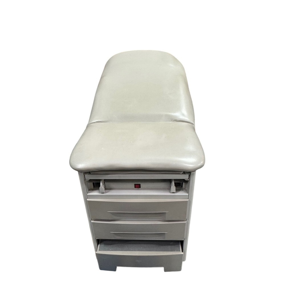 Brewer Access 5001-01 Series Exam Table