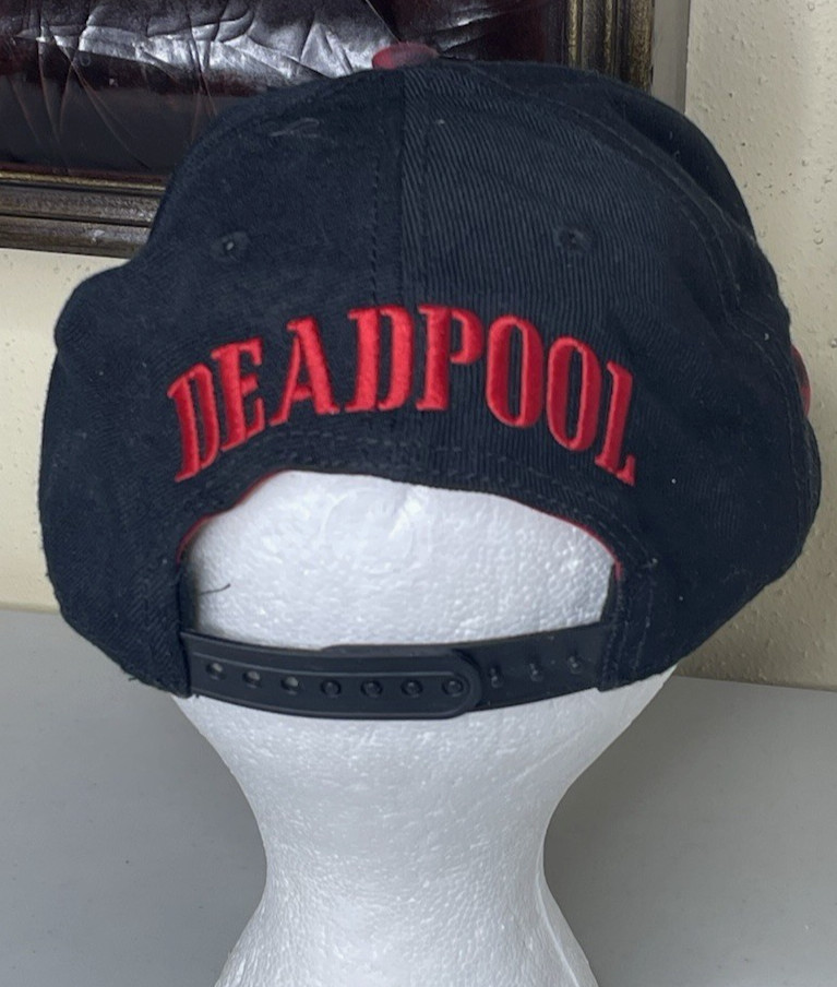 Marvel Comics Deadpool Bioworld Adjust Snapback Cap Hat Flat Bill Black Red OSFM