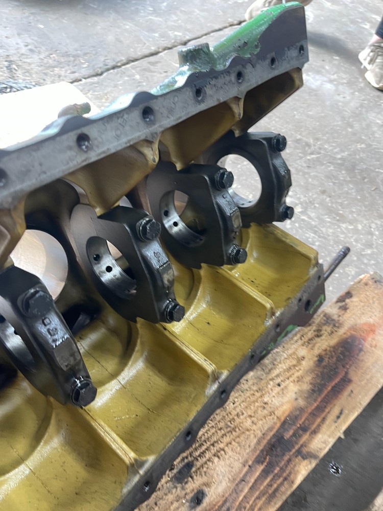 1982 John Deere 2940 Tractor Engine Block R72975