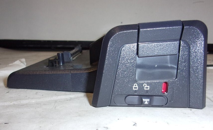 Dell PR01X 2U444 Laptop Docking Station SEE NOTES